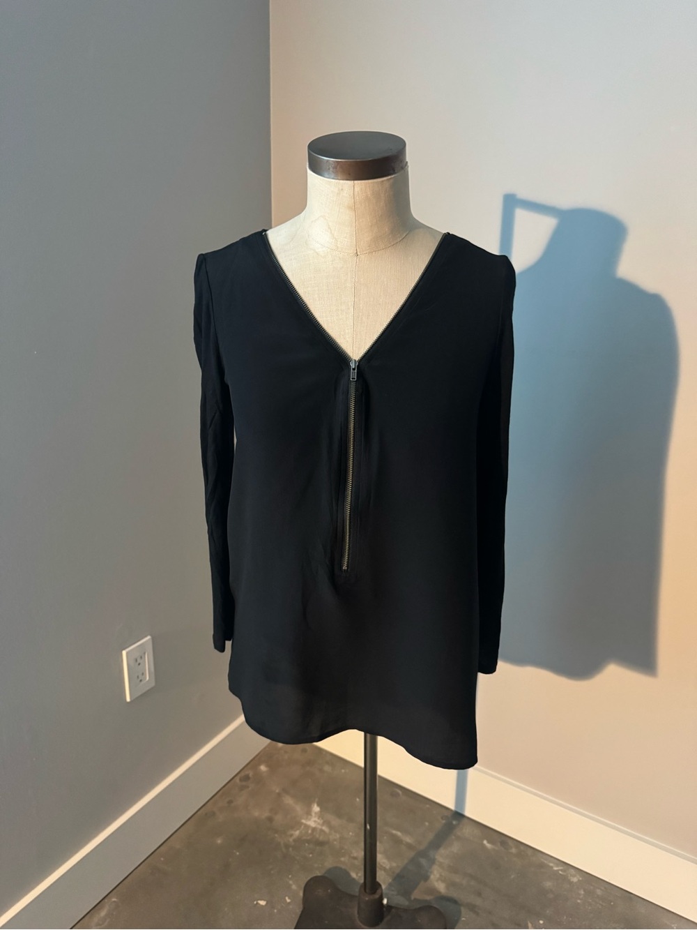 Trouve Black V-Neck Zip Blouse